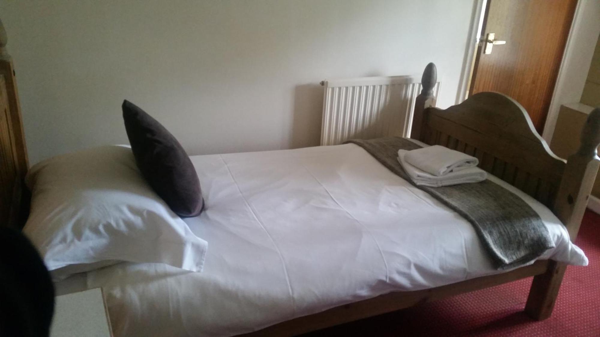 Littledean House Hotel Cinderford Room photo
